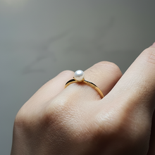 Load image into Gallery viewer, Freshwater Pearl Golden Ring, Sterling Silver