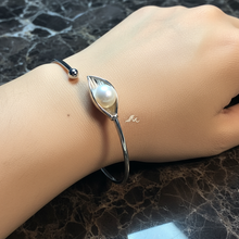 Load image into Gallery viewer, Freshwater Pearl Leaf Cuff, Sterling Silver