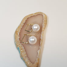Load image into Gallery viewer, Akoya Pearl Earrings