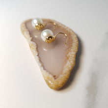 Load image into Gallery viewer, Akoya Pearl Earrings