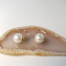 Load image into Gallery viewer, Akoya Pearl Earrings