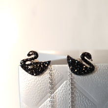 Load image into Gallery viewer, Freshwater Drop Pearl Earrings, sterling silver