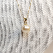 Load image into Gallery viewer, South Sea Pearl Pendant, Yellow Gold