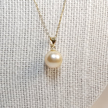 Load image into Gallery viewer, South Sea Pearl Pendant, Yellow Gold