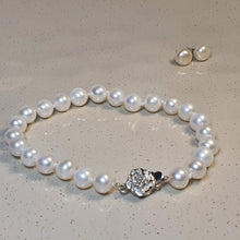Load image into Gallery viewer, Freshwater Cultured Pearl Floral Bracelet, Sterling Silver