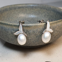 Load image into Gallery viewer, Whale Tail Mother of Pearl & Freshwater Pearl Set, Sterling silver
