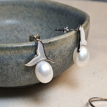 Load image into Gallery viewer, Whale Tail Mother of Pearl & Freshwater Pearl Set, Sterling silver