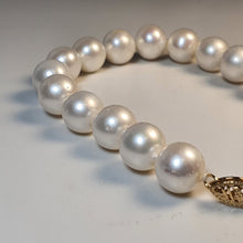 Load image into Gallery viewer, Large Freshwater Pearl Bracelet, 14K Yellow Gold Clasp