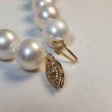 Load image into Gallery viewer, Large Freshwater Pearl Bracelet, 14K Yellow Gold Clasp