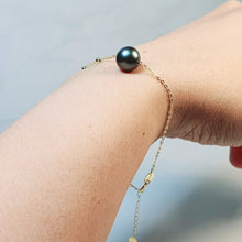 Load image into Gallery viewer, France Large Tahitian Pearl Bracelet, 18k Yellow Gold