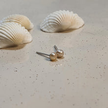 Load image into Gallery viewer, Danity Freshwate Pearls Stud, Sterling Silver
