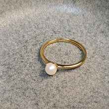 Load image into Gallery viewer, Freshwater Pearl Golden Ring, Sterling Silver