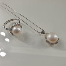 Load image into Gallery viewer, Freshwater cultured pearl ring, sterling silver