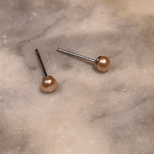 Load image into Gallery viewer, Danity Freshwate Pearls Stud, Sterling Silver