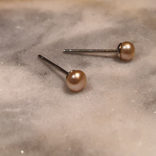 Load image into Gallery viewer, Danity Freshwate Pearls Stud, Sterling Silver