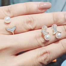 Load image into Gallery viewer, Whale's Tail Japanese Akoya Pearl Ring, 18k Yellow Gold