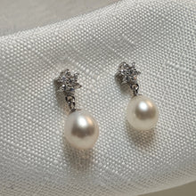 Load image into Gallery viewer, Flower Design & Rice Freshwater Pearl Earring, Sterling Silver