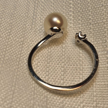Load image into Gallery viewer, Round Freshwater Pearl Ring, Sterling Silver