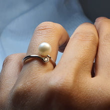Load image into Gallery viewer, Round Freshwater Pearl Ring, Sterling Silver