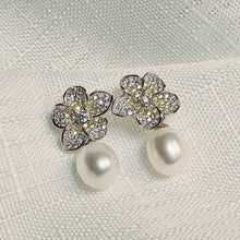Load image into Gallery viewer, Freshwater Pearl Flower Jewellery Set, Sterling Silver