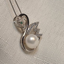 Load image into Gallery viewer, Swan & Freshwater Necklace, Sterling Sliver