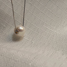 Load image into Gallery viewer, Freshwater Pendant and Chain, Sterling Silver