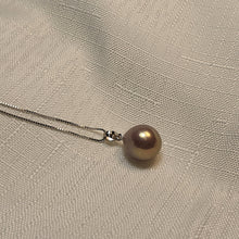 Load image into Gallery viewer, Peach Baroque Pearl Pendant and Chain, Sterling Silver, Amispearl