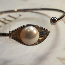 Load image into Gallery viewer, Freshwater Pearl Leaf Cuff, Sterling Silver