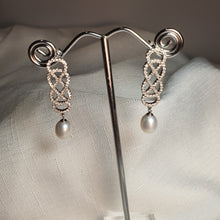 Load image into Gallery viewer, Gorgoues Crystal & Freshwater Pearl Earring, Sterling Silver