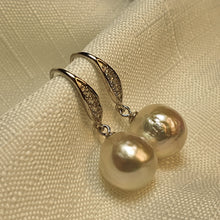 Load image into Gallery viewer, White Baroque Cultured Pearl Earrings, Sterling Silver, Amispearl