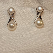 Load image into Gallery viewer, Freshwater Pearls Set, X Design, Sterling silver