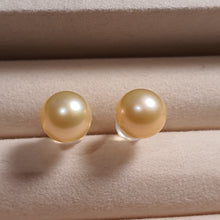 Load image into Gallery viewer, Freshwater Cultured Multi-colour Pearl Stud Earring, 18k Gold