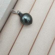 Load image into Gallery viewer, French Tahitian Baroque Pearl Pendant, 18k Gold Jewellery