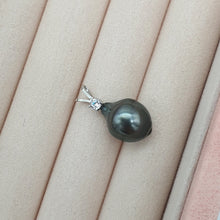 Load image into Gallery viewer, French Tahitian Baroque Pearl Pendant, 18k Gold Jewellery