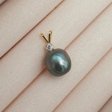 Load image into Gallery viewer, French Tahitian Baroque Pearl, 18k Yellow Gold Jewellery 9mm