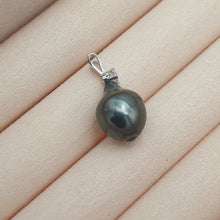Load image into Gallery viewer, French Tahitian Baroque Pearl Pendant, 18k Gold Jewellery
