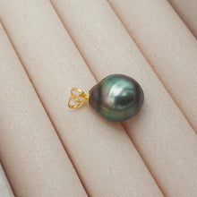 Load image into Gallery viewer, French Tahitian Baroque Cultured Pearl Pendant, 18k Yellow Gold, 10mm