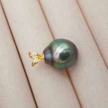 Load image into Gallery viewer, French Tahitian Baroque Cultured Pearl Pendant, 18k Yellow Gold, 10mm