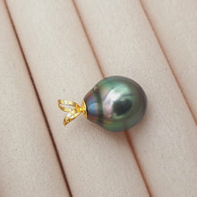 Load image into Gallery viewer, French Tahitian Baroque Cultured Pearl Pendant, 18k Yellow Gold, 10mm