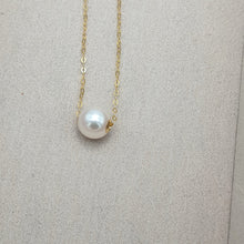 Load image into Gallery viewer, Japanese Akoya Pearl Pendant + Chain, 18k Yellow Gold