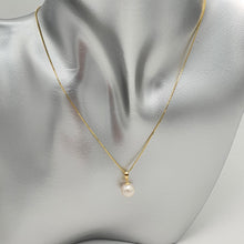 Load image into Gallery viewer, Freshwater Pearl Pendant, 18k Yellow Gold