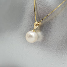 Load image into Gallery viewer, Freshwater Pearl Pendant, 18k Yellow Gold