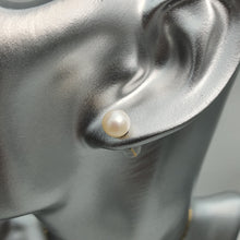 Load image into Gallery viewer, Freshwater Cultured Multi-colour Pearl Stud Earring, 18k Gold
