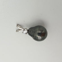 Load image into Gallery viewer, Tahitian Baroque Pearl Pendant, 18k Gold