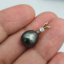 Load image into Gallery viewer, Tahitian Baroque Pearl Pendant, 18k Gold
