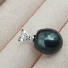 Load image into Gallery viewer, Tahitian Baroque Pearl Pendant, 18k Gold