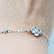Load image into Gallery viewer, Small Mother of Pearl Clover Bracelet, silver jewellery