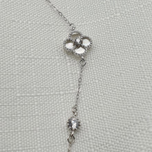 Load image into Gallery viewer, Mother of Pearl Clover Bracelet, silver jewellery