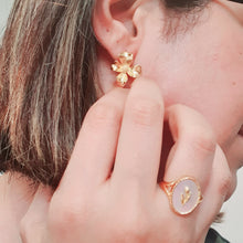 Load image into Gallery viewer, Natural Mother of Pearl Tulips Ring, Sterling Silver