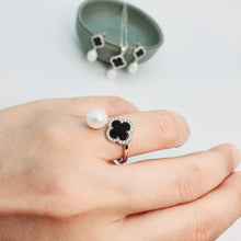 Load image into Gallery viewer, Freshwater Cultured Drop Pearl & Agate Clover Set, Sterling Silver